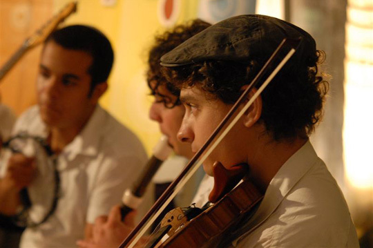 תמונה של מקום בלב - להקות / תזמורות