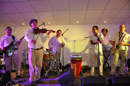 תמונה של מקום בלב - להקות / תזמורות