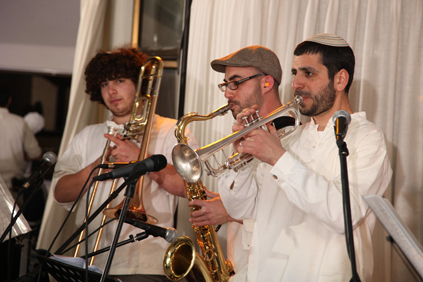 תמונה של תזמורת קומי אורי - להקות / תזמורות